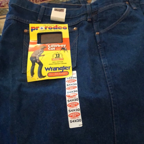 Men’s Wrangler jeans - Picture 2 of 3